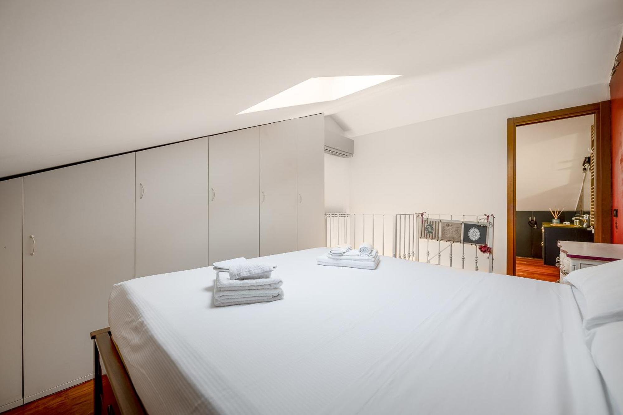 Апартаменти Bright Loft - Free Private Parking Мілан Екстер'єр фото